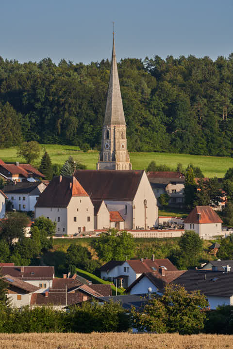 Gemeinde Reut Landkreis Rottal-Inn Taubenbach Ortsansicht (Dirschl Johann) Deutschland PAN